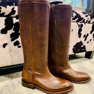 EUC Lucchese Francesca Tan Floral Embossed Leather Riding boots